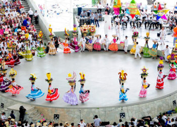 Gobernador de Oaxaca anuncia que este año sí habrá Guelaguetza