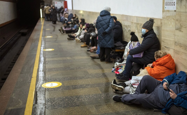 Milagro: da a luz en el Metro de Kiev cuando se refugiaba de las bombas