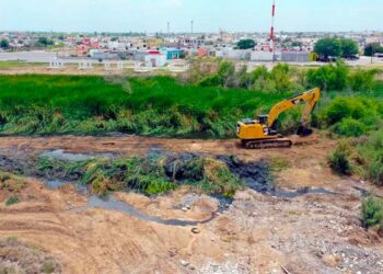 Realiza Gobierno de Nuevo Laredo limpieza del arroyo El Coyote
