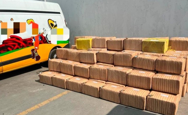 Aseguran más de una tonelada de marihuana en camioneta de botanas en NL