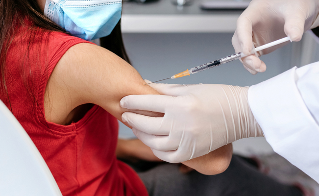 Pfizer presenta solicitud para tercera dosis vs COVID en niños de hasta 5 años en EU