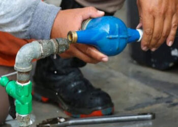 Autoridades instalan más de 2 mil reductores de agua en Nuevo León