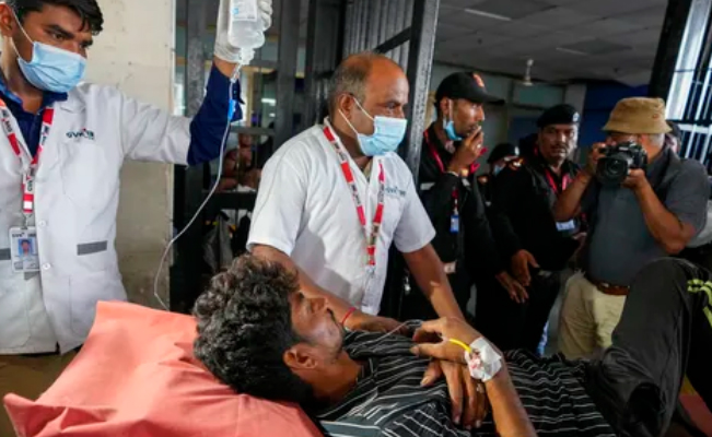Mueren 28 personas tras intoxicarse con alcohol adulterado en India