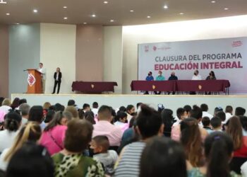Beneficia Gobierno de NLD a 400 estudiantes con programa de Educación Integral