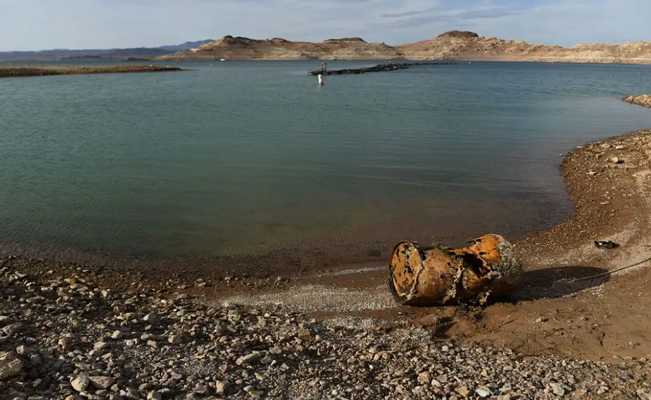 Encuentran más restos humanos en lago afectado por sequía en EU