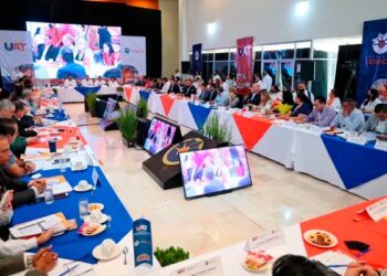 Participa Gobierno de Nuevo Laredo en foro para fortalecer la educación superior