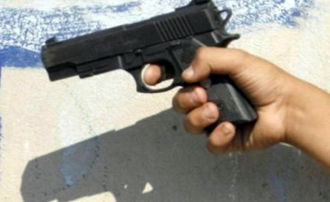 Brutal: menor defiende a su mamá con una pistola y mata a su papá