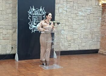 Carmen Lilia Canturosas reconoce labor de periodistas en NLD