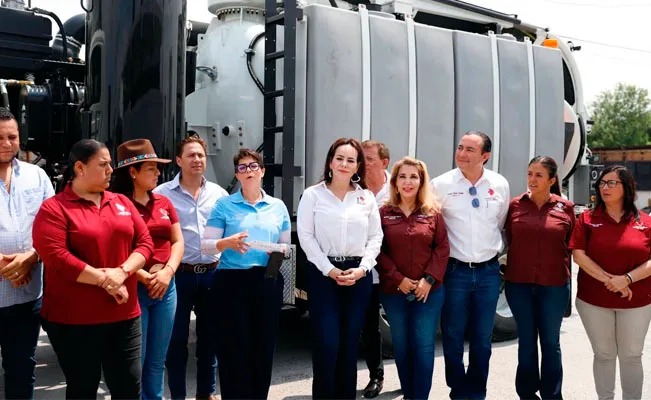 Presenta Alcaldesa Carmen Lilia Canturosas unidad de desazolve para fortalecer labor de COMAPA