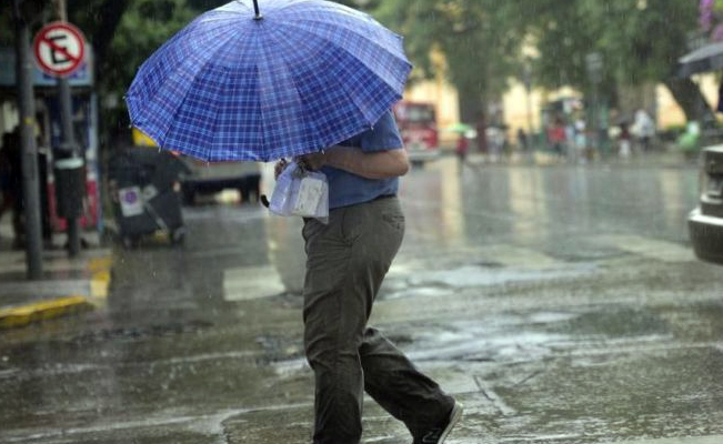 ¡Ni guardes el paraguas!: onda tropical traerá más lluvias al país