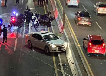 Conductora muere al desvanecerse al volante y chocar contra muro en Querétaro