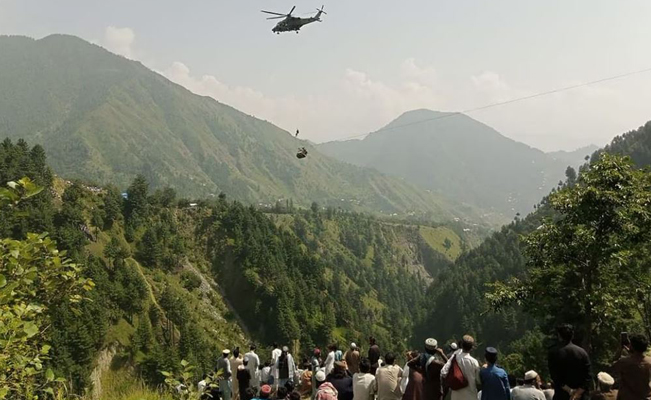 En Pakistán, arrestan al dueño de teleférico donde quedaron atrapadas 8 personas